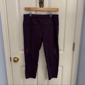 Victoria’s Secret Eggplant Capri Leggings Size Large